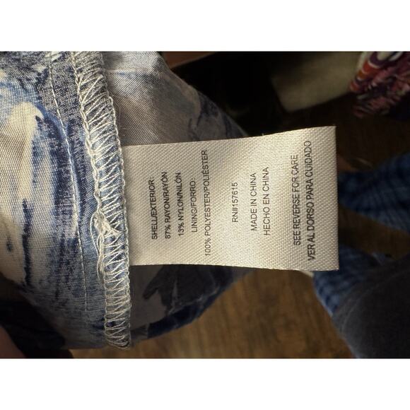 Tahari Arthur S. Levine Blue Color Floral Maxi Dress, W/Pockets Sz: XS - Picture 8 of 9